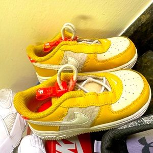Nike Force 1 Toggle SE "Yellow Ochre/Summit White/Pearl" Preschool Girls' Shoe